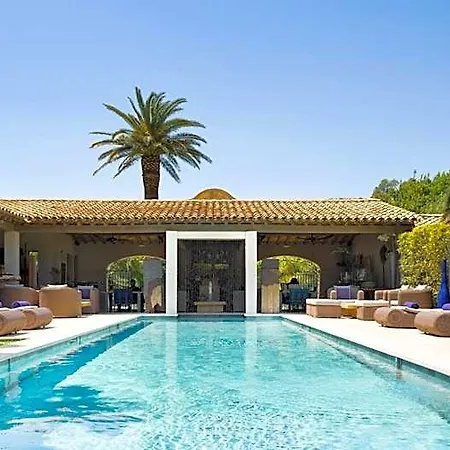 Hotel Le Pre De La 4*