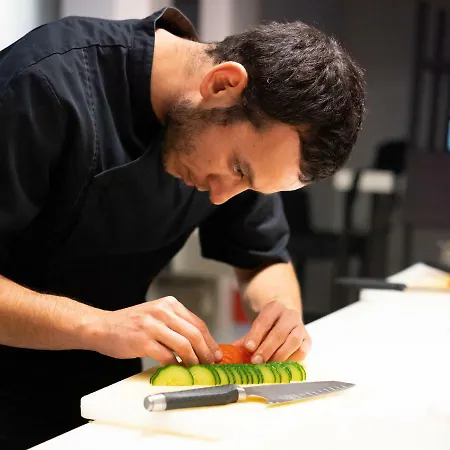 Le Pre De La Otel 4*